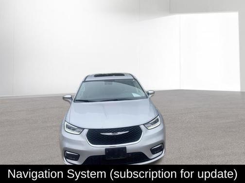 Silver Mist Clearcoat 2022 Chrysler Pacifica Hybrid Limited