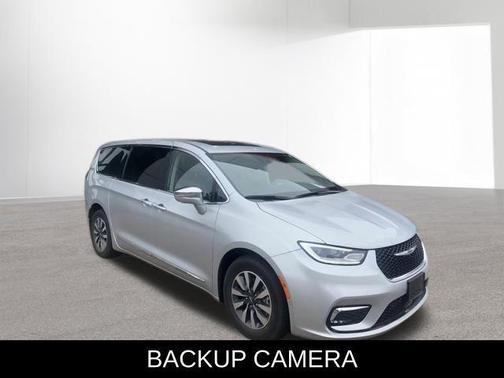 Silver Mist Clearcoat 2022 Chrysler Pacifica Hybrid Limited