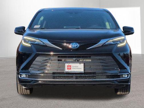 2024 Toyota Sienna Platinum