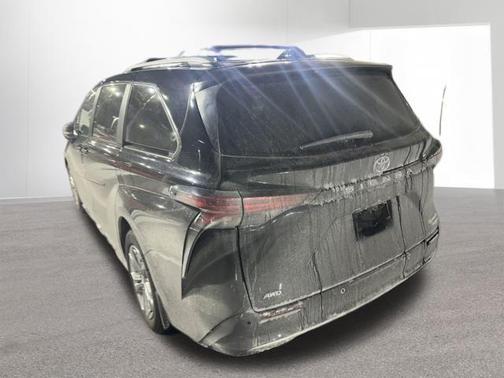 2024 Toyota Sienna Platinum