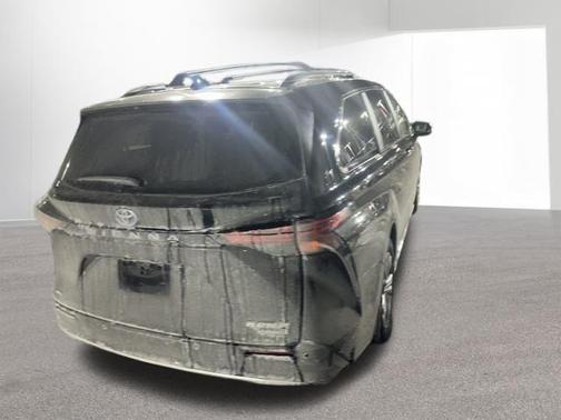2024 Toyota Sienna Platinum