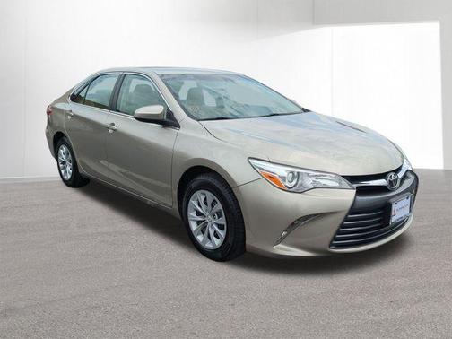 Creme Brulee Mica 2015 Toyota Camry LE