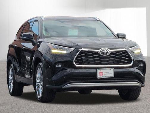 Midnight Black Metallic 2026 Toyota Highlander Hybrid Platinum
