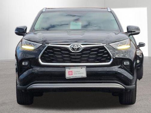 Midnight Black Metallic 2026 Toyota Highlander Hybrid Platinum