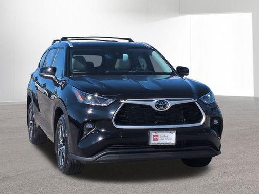 2025 Toyota Highlander XLE