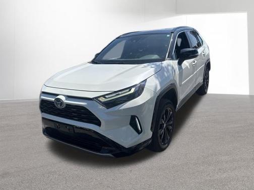 Blizzard Pearl/Midnight Black Metallic 2022 Toyota RAV4 Hybrid SE