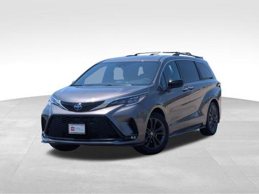 2022 Toyota Sienna XSE 7 Passenger