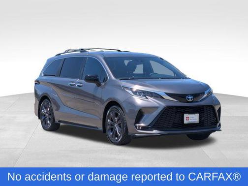 2022 Toyota Sienna XSE 7 Passenger