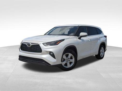 2023 Toyota Highlander LE