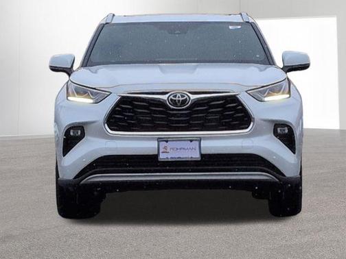2026 Toyota Highlander Hybrid Platinum