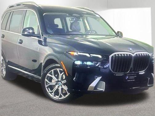 Black Sapphire Metallic 2025 BMW X7 xDrive40i