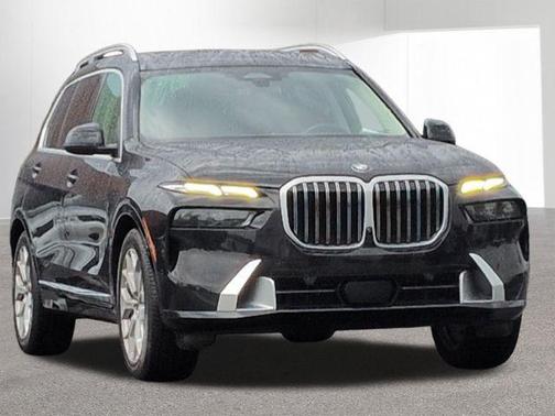 Black Sapphire Metallic 2025 BMW X7 xDrive40i