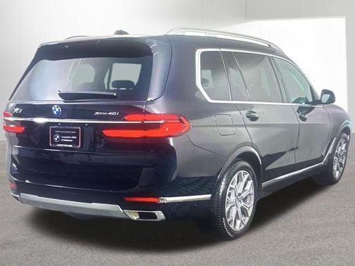 Black Sapphire Metallic 2025 BMW X7 xDrive40i