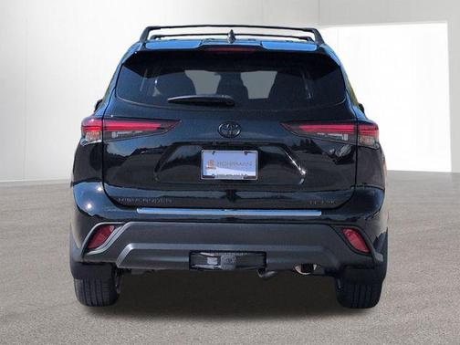 2025 Toyota Highlander LE