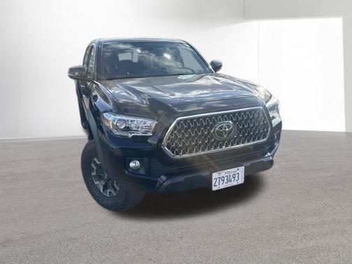 Midnight Black Metallic 2019 Toyota Tacoma TRD Off Road