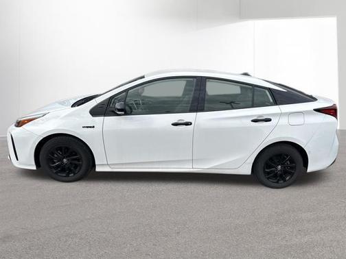 2022 Toyota Prius L