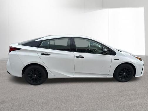 2022 Toyota Prius L