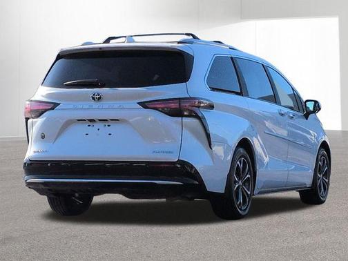 2025 Toyota Sienna Platinum