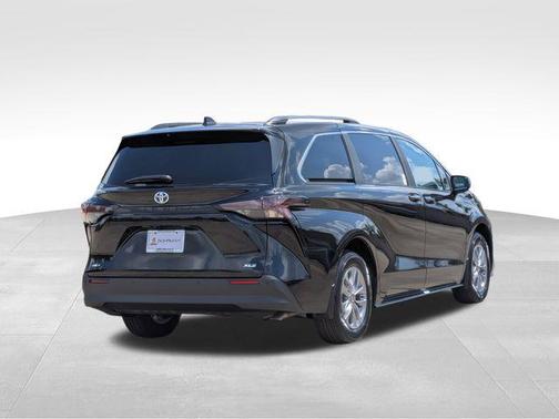 2025 Toyota Sienna XLE 7 Passenger