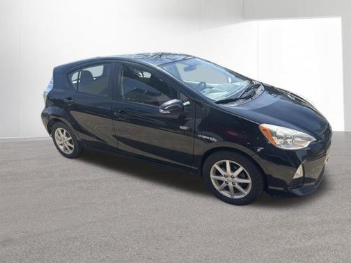Black Sand Pearl 2013 Toyota Prius c Three