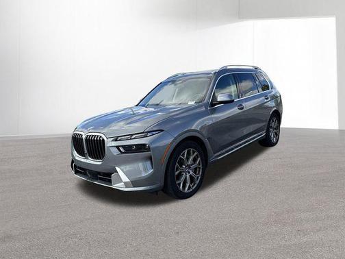 Skyscraper Grey Metallic 2025 BMW X7 xDrive40i