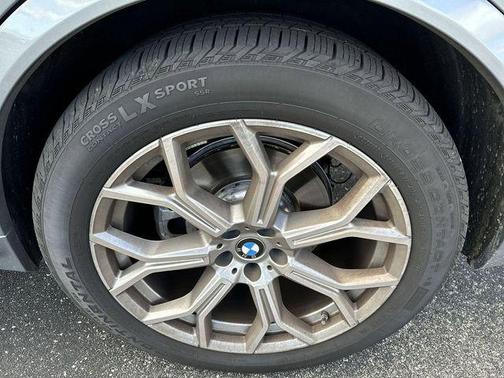 Skyscraper Grey Metallic 2025 BMW X7 xDrive40i