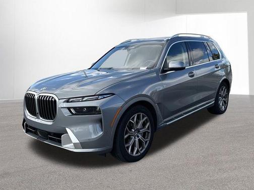 Skyscraper Grey Metallic 2025 BMW X7 xDrive40i