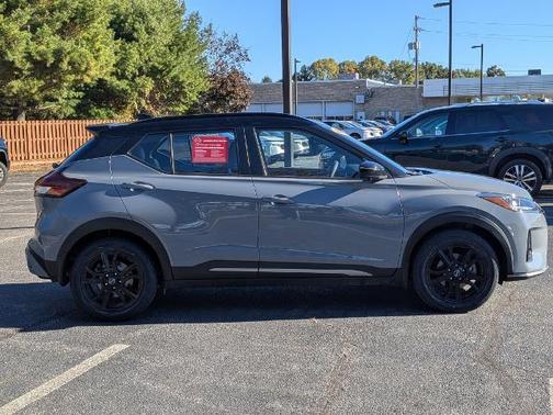 2023 Nissan Kicks SR