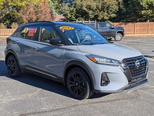 2023 Nissan Kicks SR