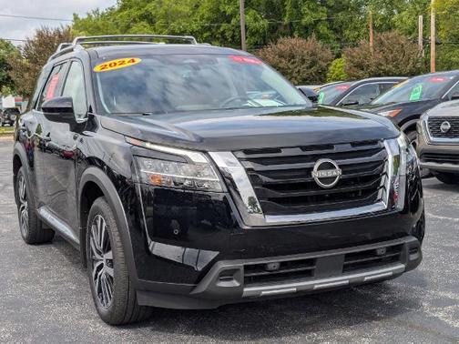 2024 Nissan Pathfinder Platinum