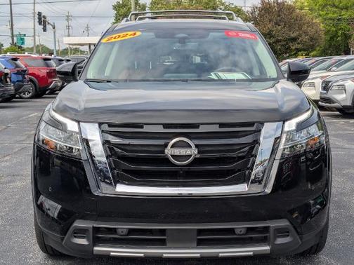 2024 Nissan Pathfinder Platinum