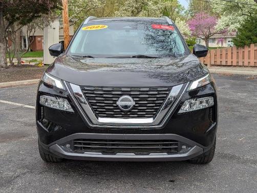 2022 Nissan Rogue SL