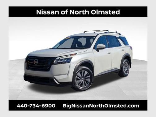 2022 Nissan Pathfinder SV