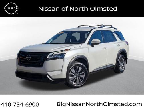 2022 Nissan Pathfinder SV