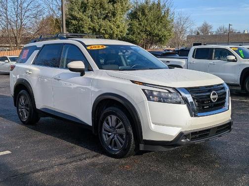 2024 Nissan Pathfinder SV