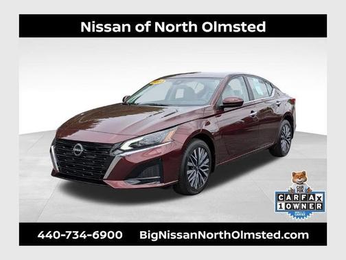 Garnet Pearl 2023 Nissan Altima 2.5 SV