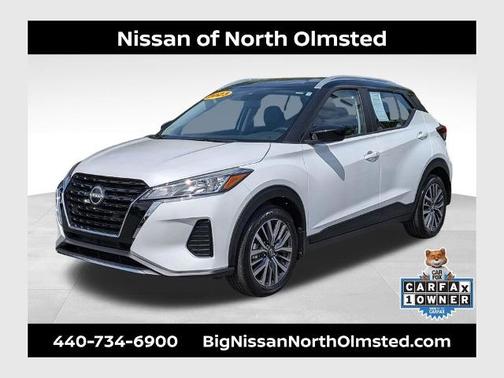 Aspen White / Super Black 2023 Nissan Kicks SV