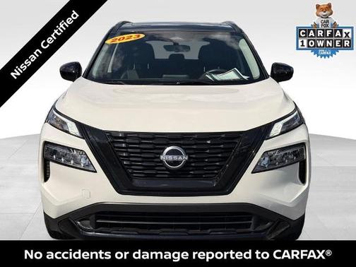 2 Tone White / Black Roof 2023 Nissan Rogue SV