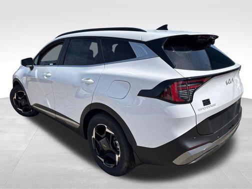 Glacial White Pearl 2026 Kia Sportage EX