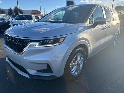 2023 Kia Carnival LX