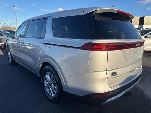 2023 Kia Carnival LX