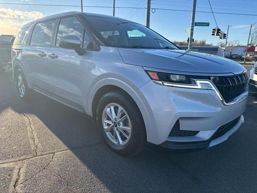 2023 Kia Carnival LX