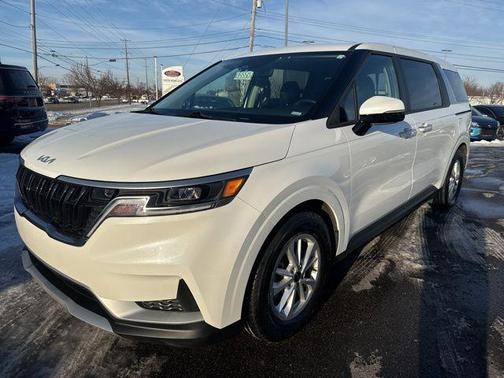 2024 Kia Carnival LX