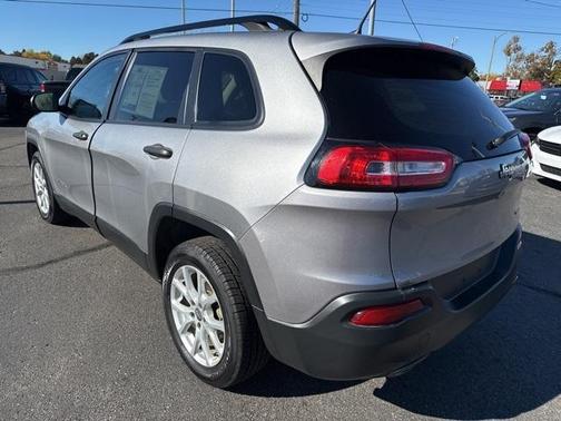 2016 Jeep Cherokee Sport