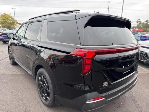 2026 Kia Carnival SX