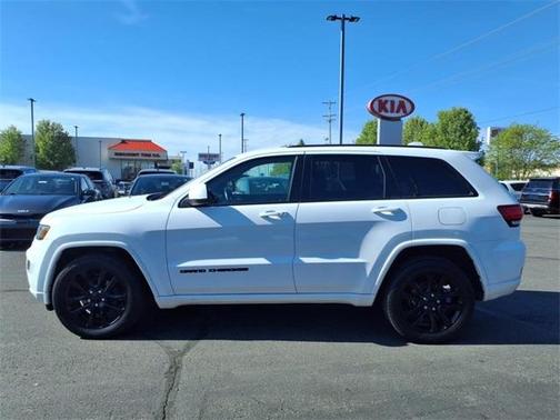 2017 Jeep Grand Cherokee Altitude