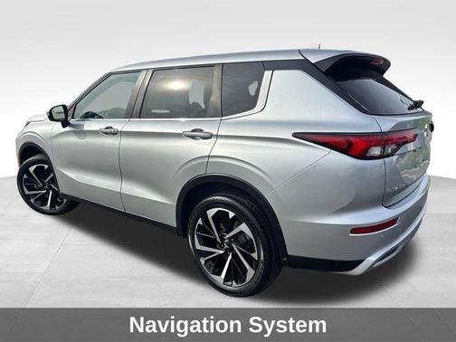 Gray 2024 Mitsubishi Outlander SE Black Edition
