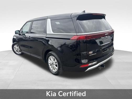 Aurora Black Pearl 2023 Kia Carnival LX