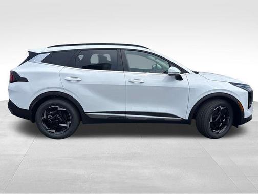 Glacial White Pearl 2026 Kia Sportage EX