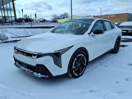 2025 Kia K4 GT-Line